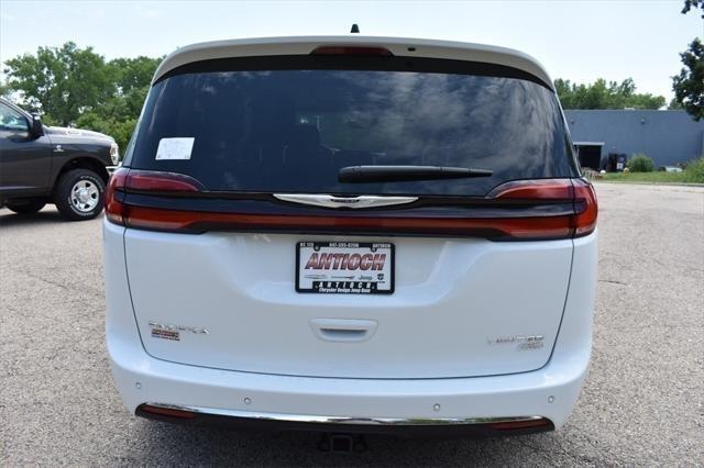 new 2024 Chrysler Pacifica car, priced at $44,371