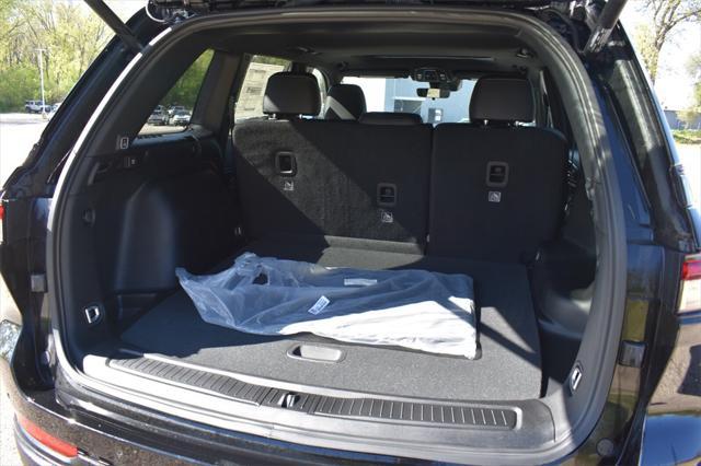 new 2025 Jeep Grand Cherokee car, priced at $44,000