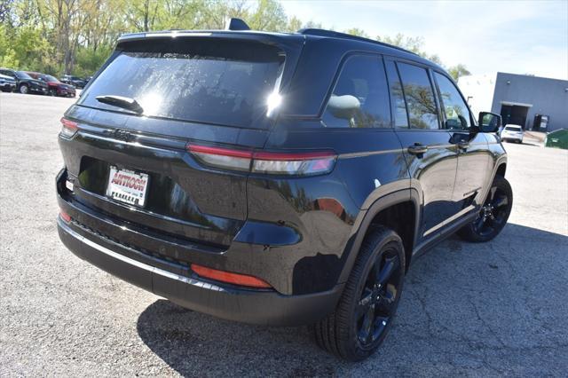 new 2025 Jeep Grand Cherokee car, priced at $44,000