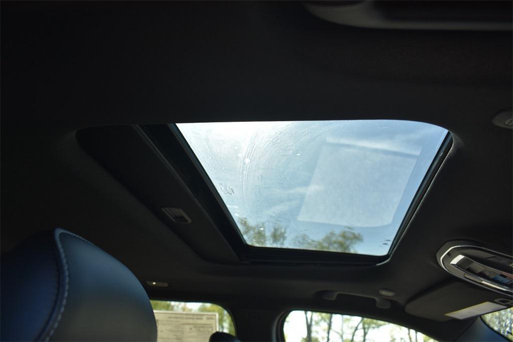 new 2025 Jeep Grand Cherokee car, priced at $38,995