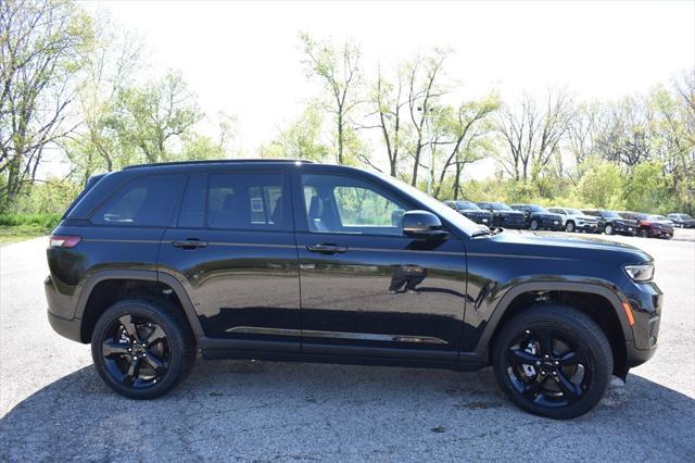new 2025 Jeep Grand Cherokee car, priced at $44,000