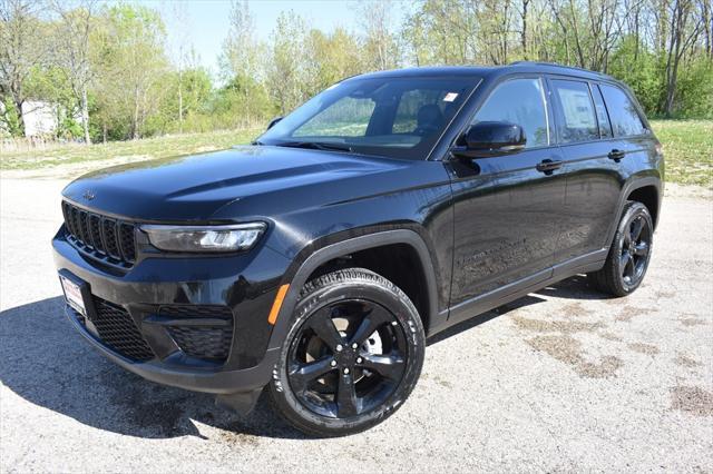 new 2025 Jeep Grand Cherokee car, priced at $44,000