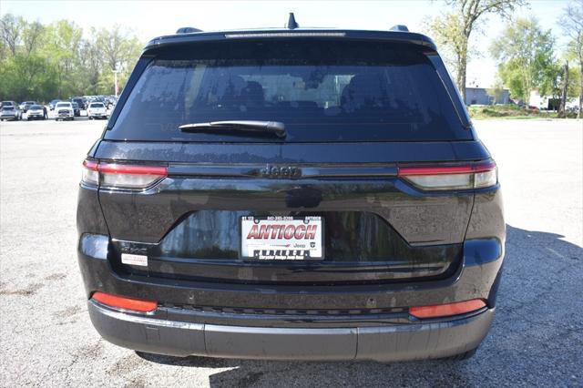 new 2025 Jeep Grand Cherokee car, priced at $44,000