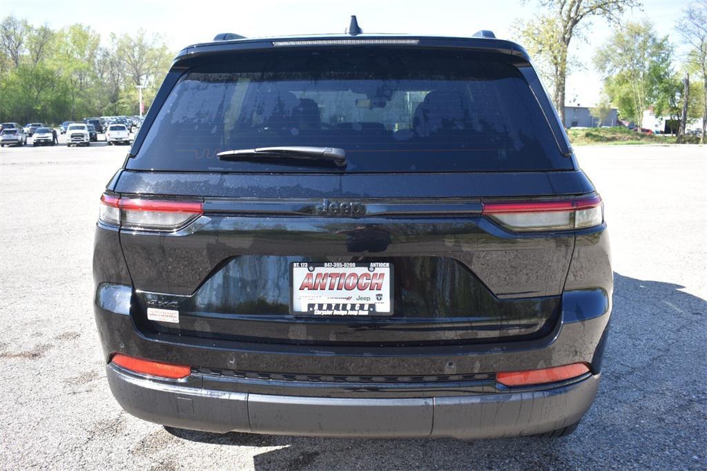 new 2025 Jeep Grand Cherokee car, priced at $38,995
