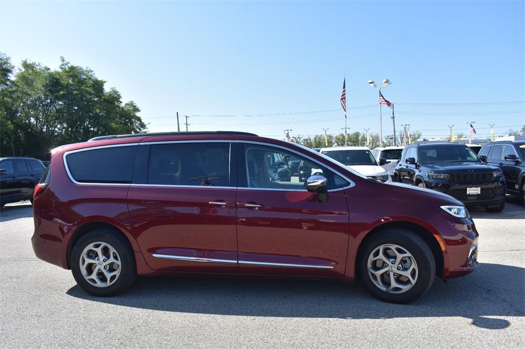 used 2023 Chrysler Pacifica car, priced at $39,777