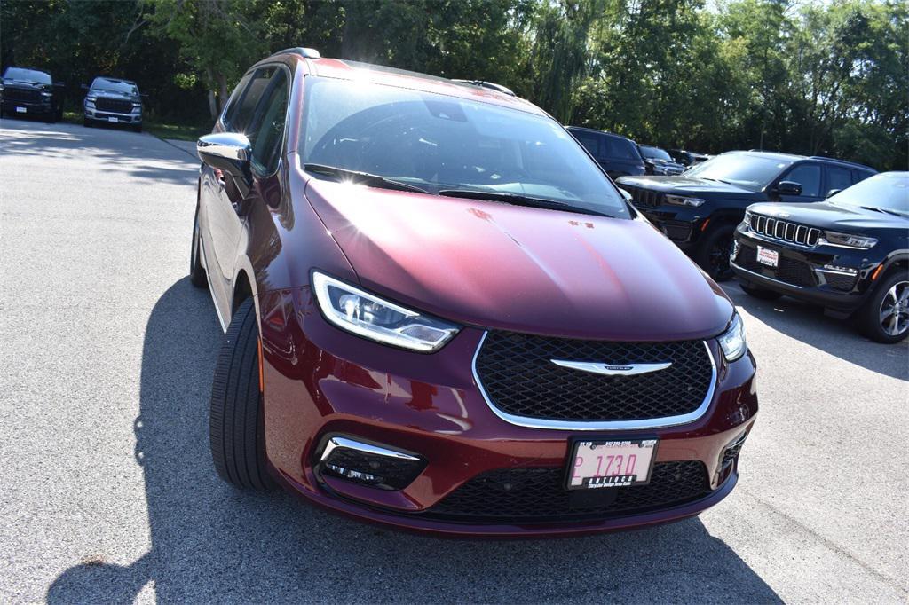 used 2023 Chrysler Pacifica car, priced at $39,977