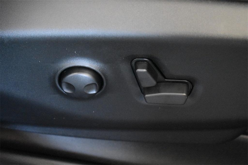 new 2025 Chrysler Pacifica car, priced at $48,175