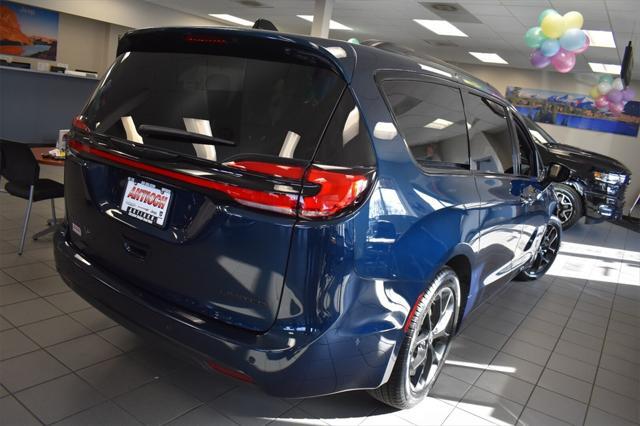 new 2025 Chrysler Pacifica car, priced at $48,175