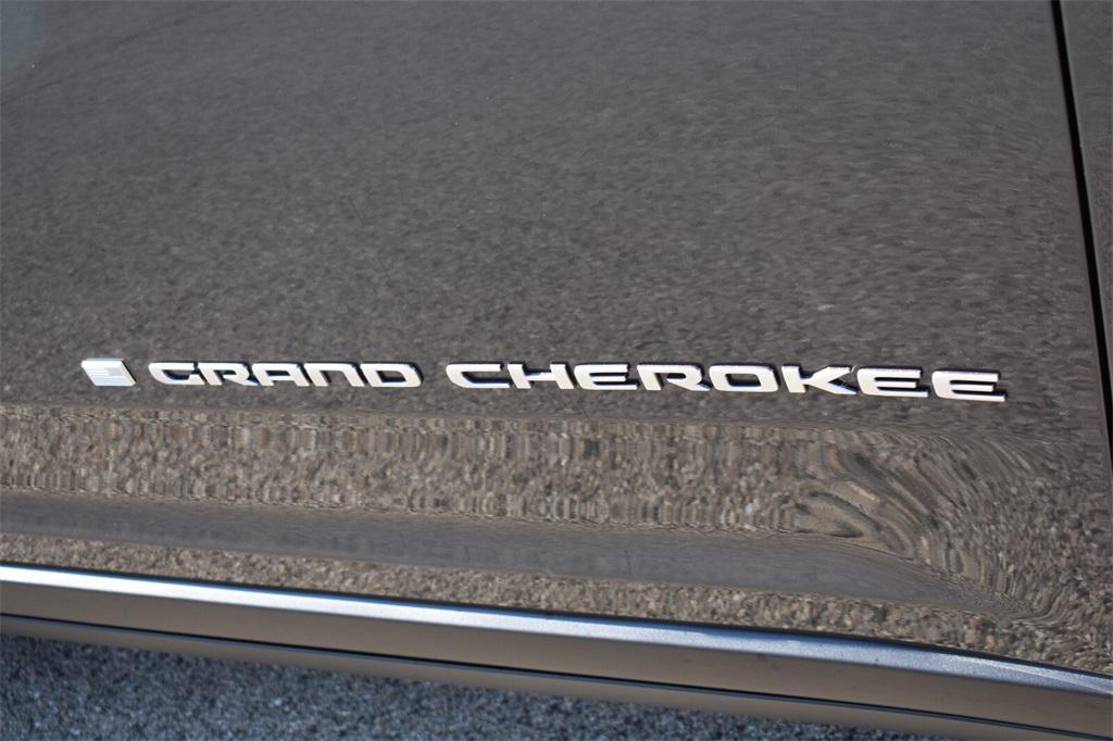 new 2025 Jeep Grand Cherokee car, priced at $37,500