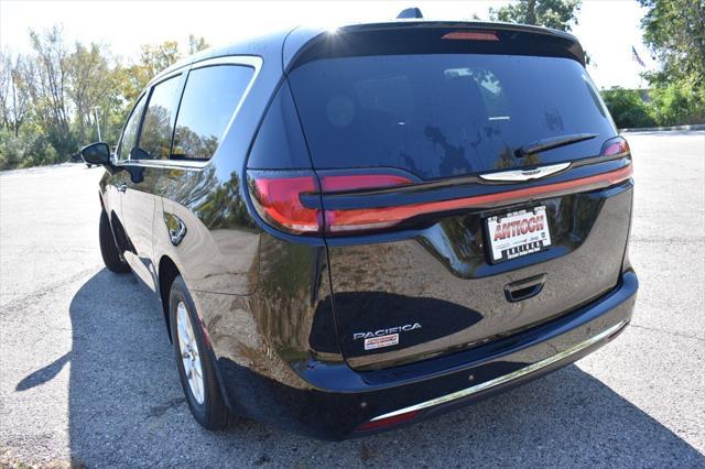 new 2025 Chrysler Pacifica car, priced at $41,558