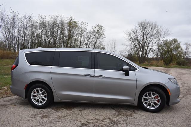 used 2018 Chrysler Pacifica car, priced at $14,477