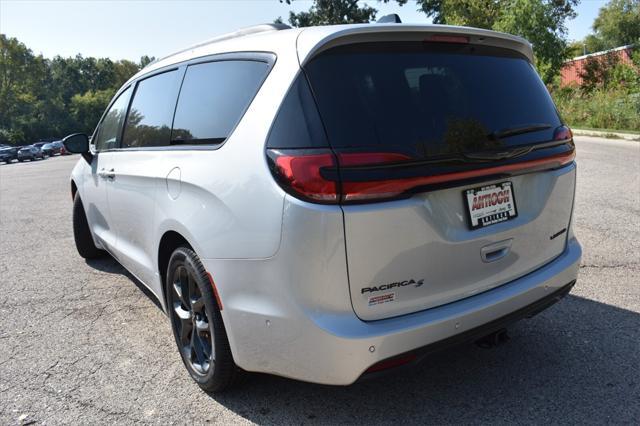 new 2024 Chrysler Pacifica car, priced at $48,748