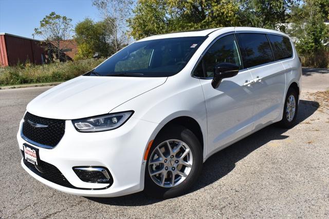 new 2025 Chrysler Pacifica car, priced at $47,320