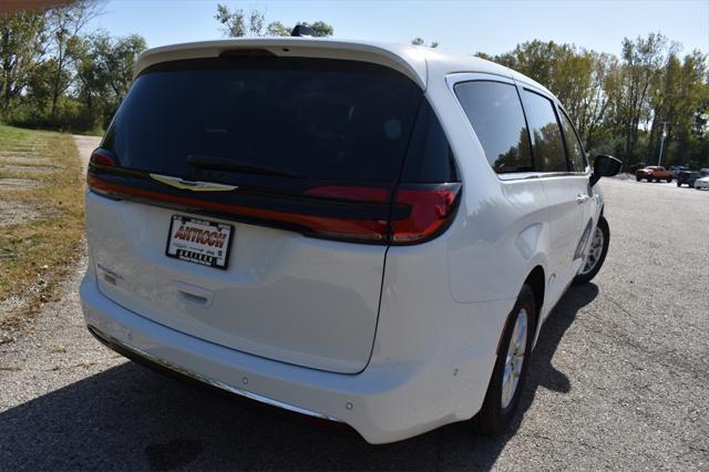 new 2025 Chrysler Pacifica car, priced at $47,320