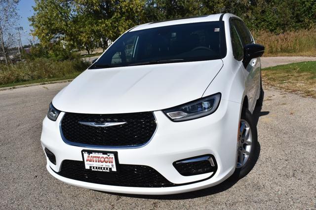 new 2025 Chrysler Pacifica car, priced at $47,320