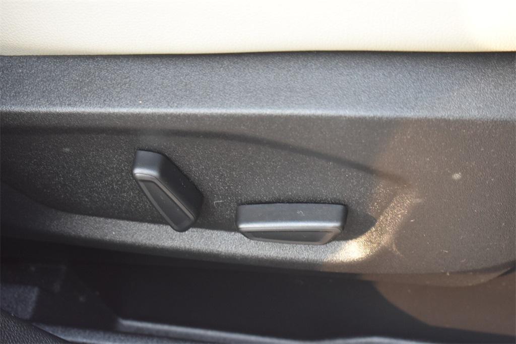 used 2024 Ford Edge car, priced at $35,877