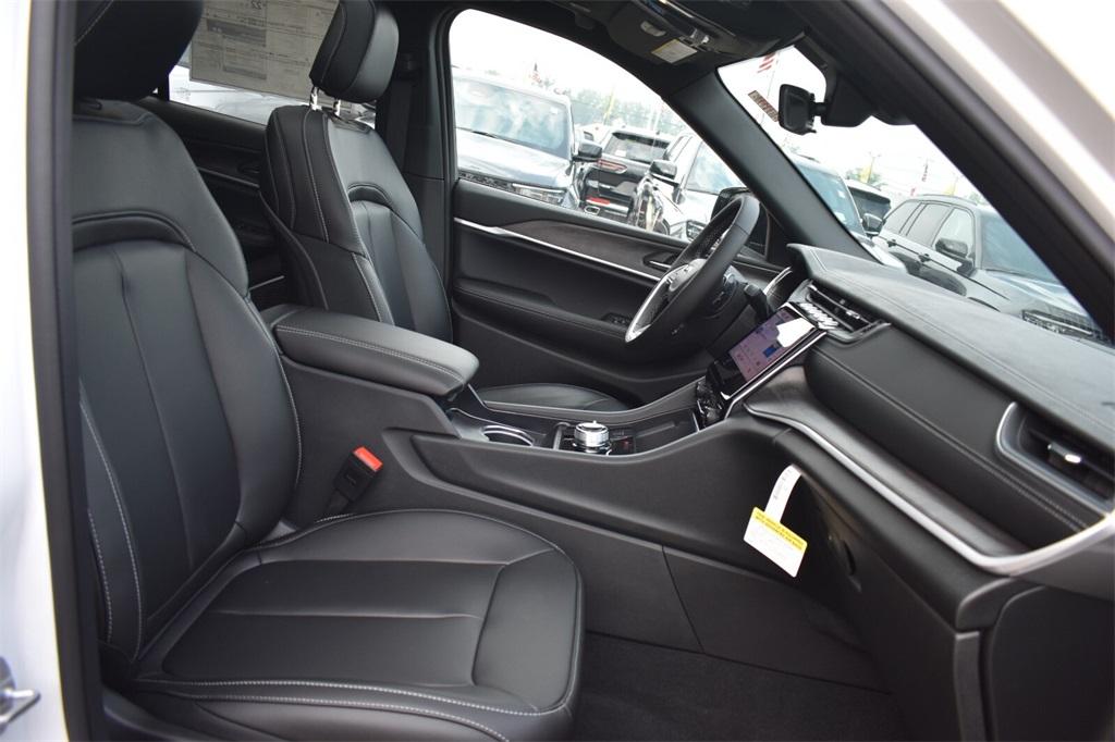 new 2025 Jeep Grand Cherokee car, priced at $46,387
