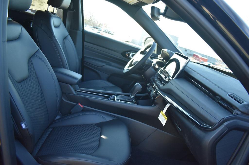 new 2025 Jeep Compass car, priced at $25,498