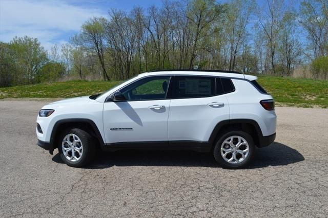 new 2024 Jeep Compass car, priced at $31,256