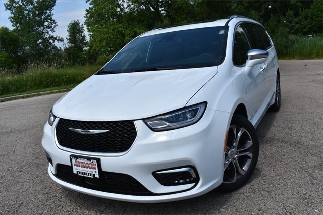 new 2024 Chrysler Pacifica car, priced at $45,632