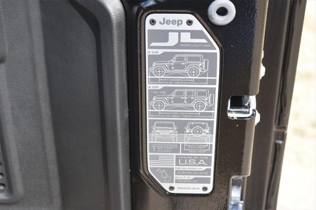new 2025 Jeep Wrangler car, priced at $47,971