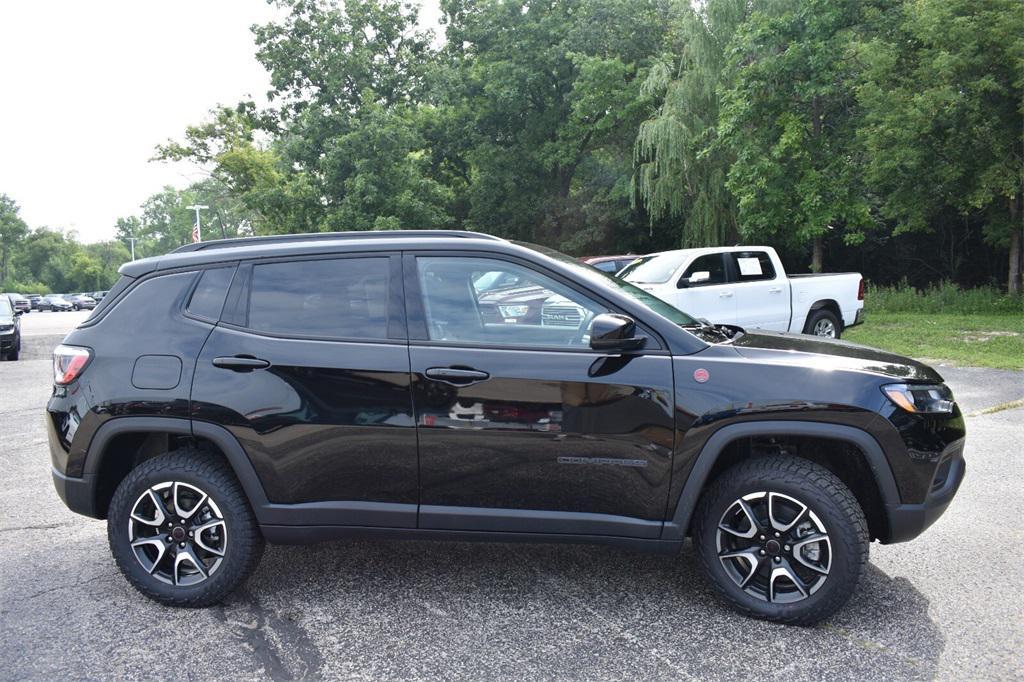 new 2025 Jeep Compass car, priced at $34,298