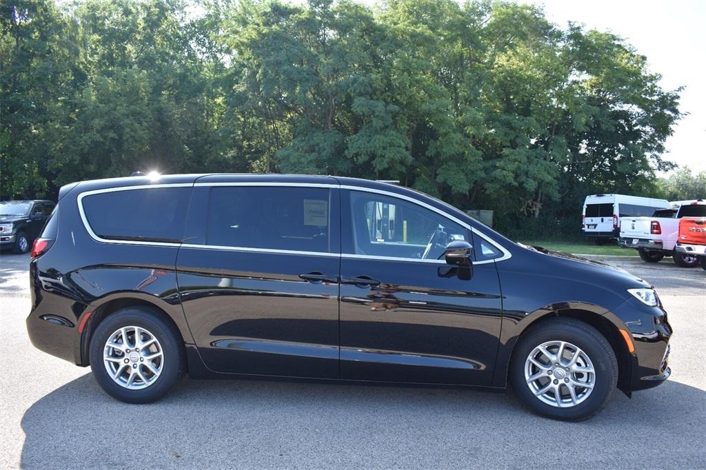 new 2026 Chrysler Pacifica car, priced at $51,801