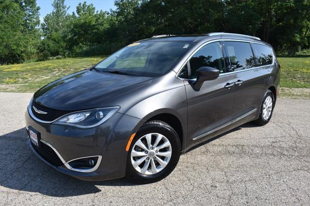 used 2018 Chrysler Pacifica car, priced at $15,777