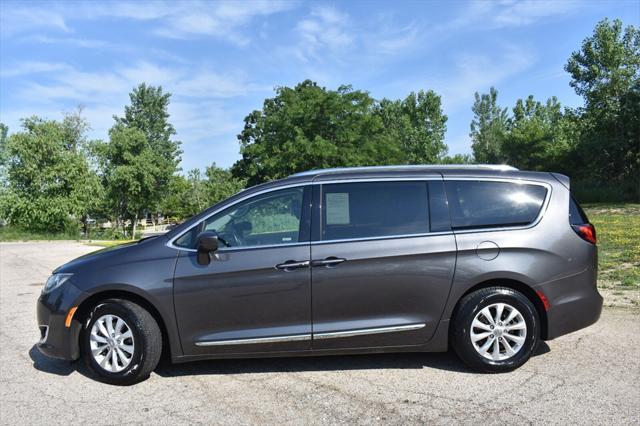 used 2018 Chrysler Pacifica car, priced at $15,777