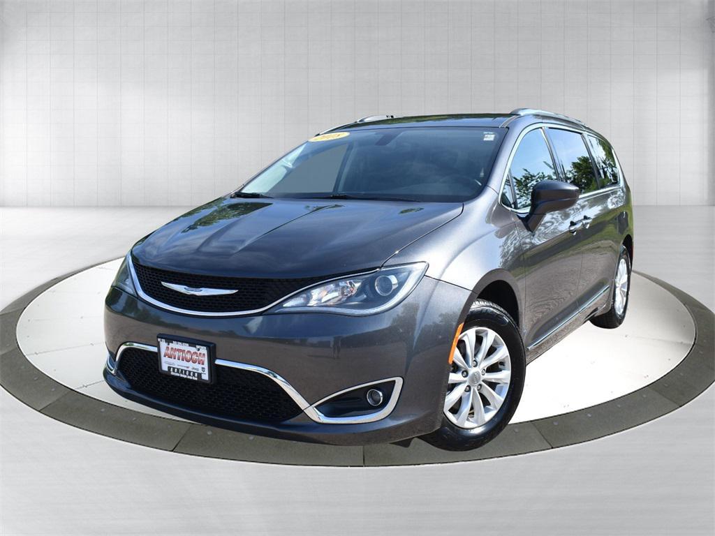 used 2018 Chrysler Pacifica car, priced at $14,977