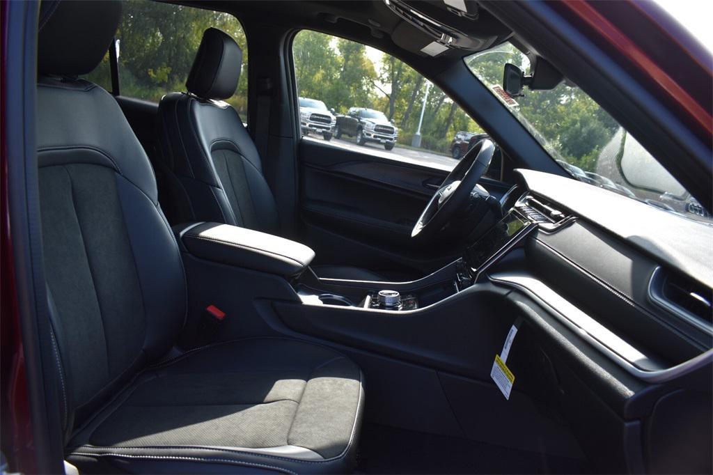 new 2025 Jeep Grand Cherokee car, priced at $40,527