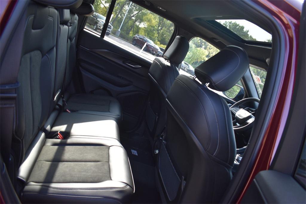 new 2025 Jeep Grand Cherokee car, priced at $40,527