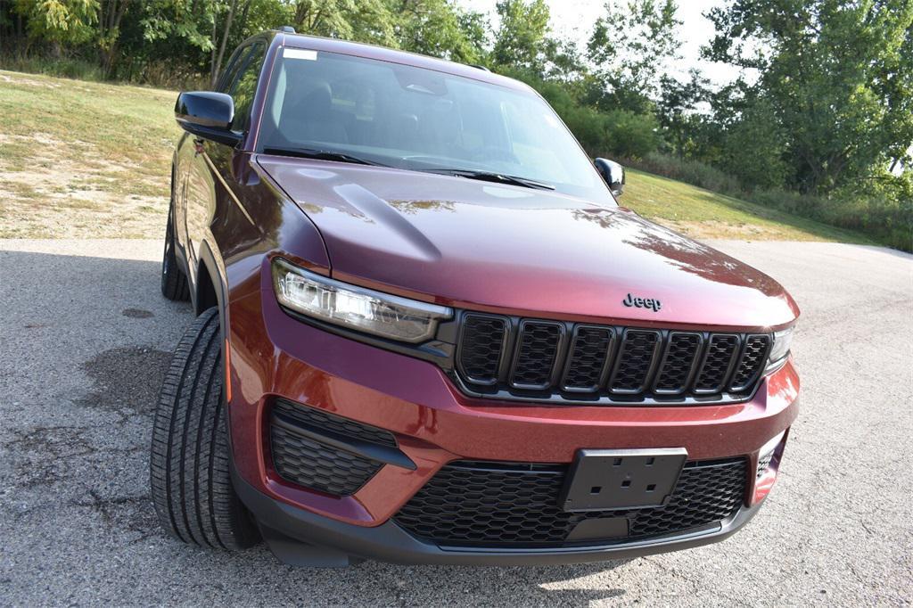 new 2025 Jeep Grand Cherokee car, priced at $40,527