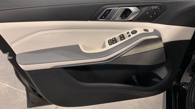 new 2026 BMW X7 car, priced at $126,925