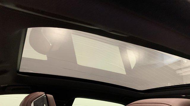 new 2025 BMW 760 car, priced at $128,155