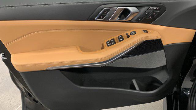 new 2026 BMW X7 car, priced at $99,575