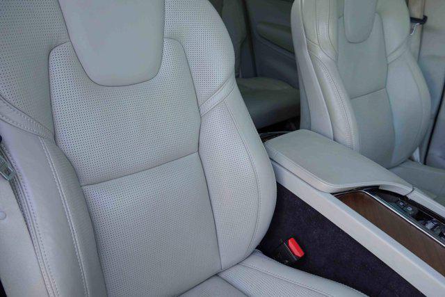 used 2020 Volvo XC90 car, priced at $30,991