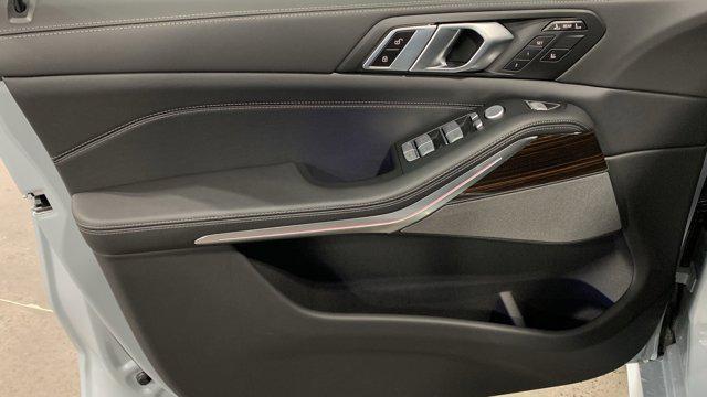new 2025 BMW X7 car, priced at $96,115