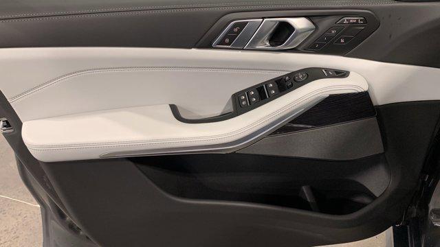 new 2026 BMW X7 car, priced at $99,765