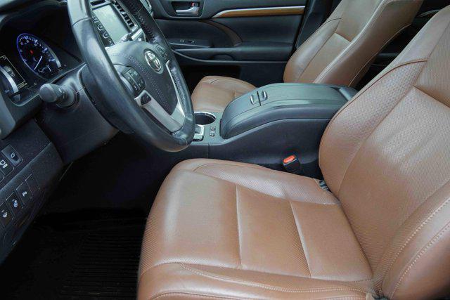 used 2018 Toyota Highlander Hybrid car, priced at $25,991