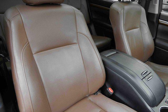 used 2018 Toyota Highlander Hybrid car, priced at $25,991
