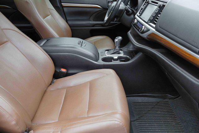 used 2018 Toyota Highlander Hybrid car, priced at $25,991