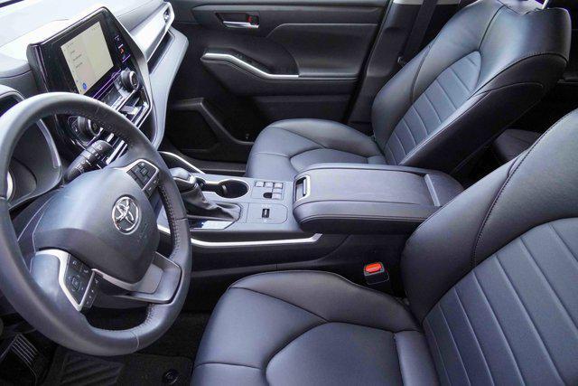used 2023 Toyota Highlander car, priced at $40,991