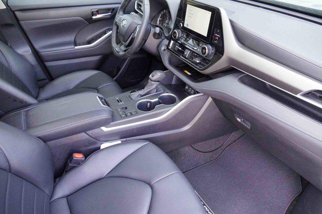 used 2023 Toyota Highlander car, priced at $40,991