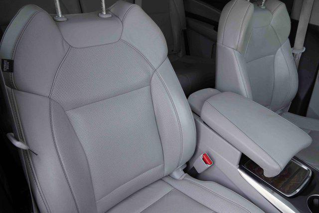 used 2020 Acura MDX car, priced at $23,619