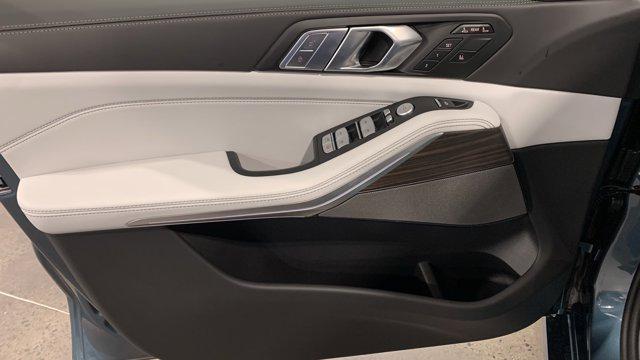 new 2026 BMW X7 car, priced at $96,265