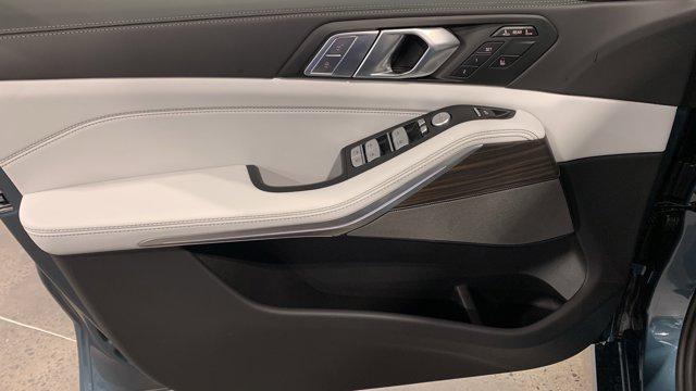 new 2026 BMW X7 car, priced at $96,265