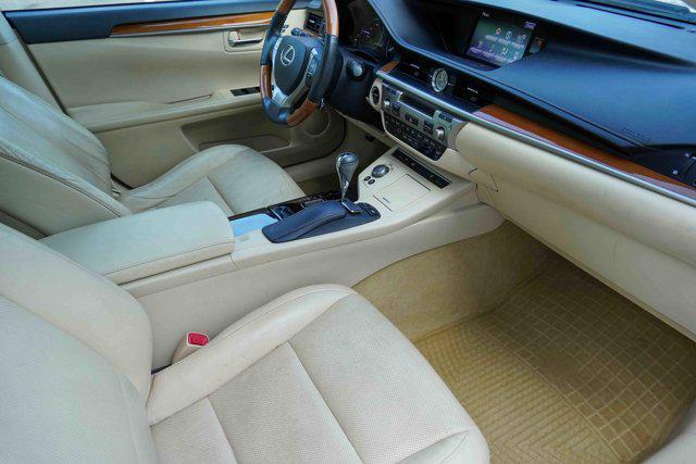used 2014 Lexus ES 300h car, priced at $18,719