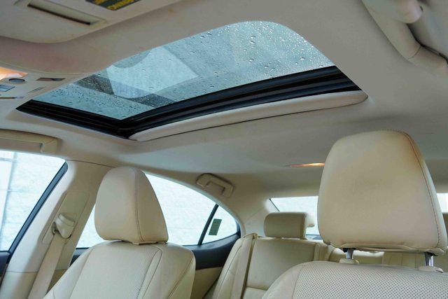 used 2014 Lexus ES 300h car, priced at $18,719