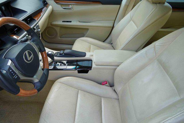 used 2014 Lexus ES 300h car, priced at $18,719